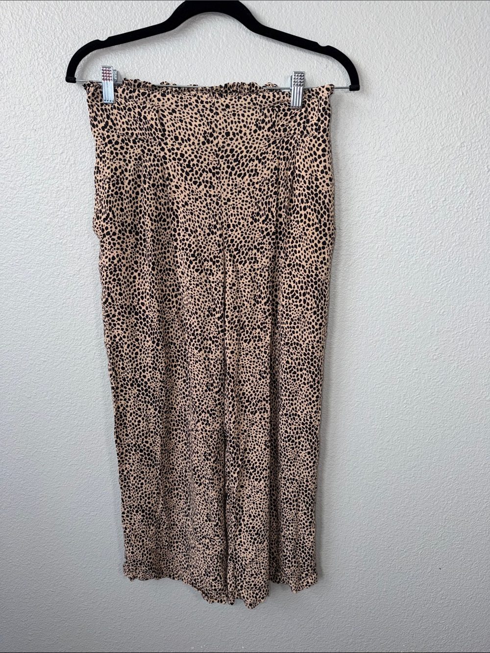 American Eagle Animal Print Capri Wide Leg Pants in Beige and Black